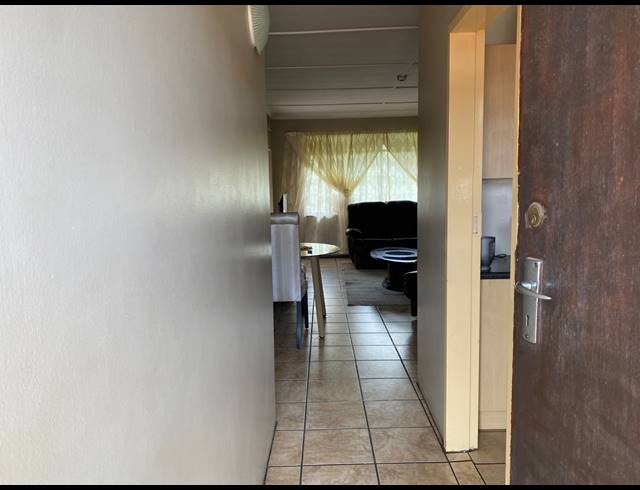 2 BEDROOM APARTMENT FOR SALE IN VANDERBIJLPARK CW 3